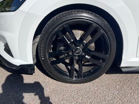 Audi TT 2.0 TFSI S line S Tronic quattro Euro 6 (s/s) 3dr 32