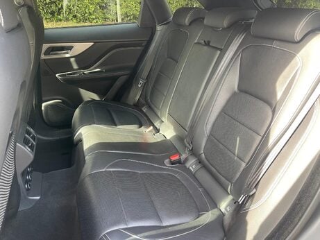Jaguar F-Pace 2.0 D180 R-Sport Auto AWD Euro 6 (s/s) 5dr 18