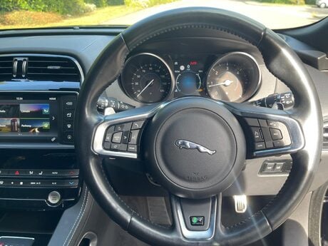 Jaguar F-Pace 2.0 D180 R-Sport Auto AWD Euro 6 (s/s) 5dr 33