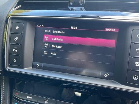 Jaguar F-Pace 2.0 D180 R-Sport Auto AWD Euro 6 (s/s) 5dr 34