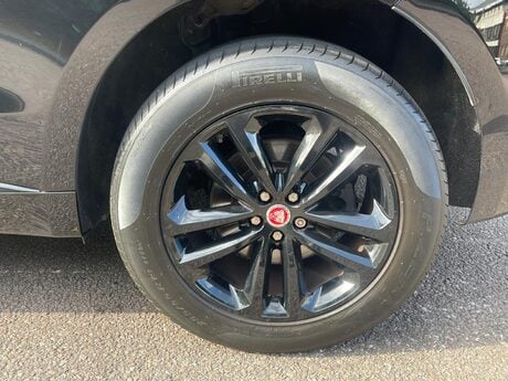 Jaguar F-Pace 2.0 D180 R-Sport Auto AWD Euro 6 (s/s) 5dr 28