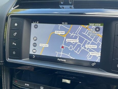Jaguar F-Pace 2.0 D180 R-Sport Auto AWD Euro 6 (s/s) 5dr 42