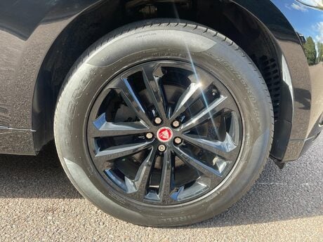 Jaguar F-Pace 2.0 D180 R-Sport Auto AWD Euro 6 (s/s) 5dr 30