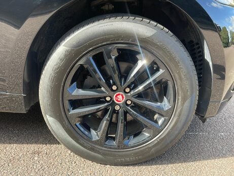 Jaguar F-Pace 2.0 D180 R-Sport Auto AWD Euro 6 (s/s) 5dr 26