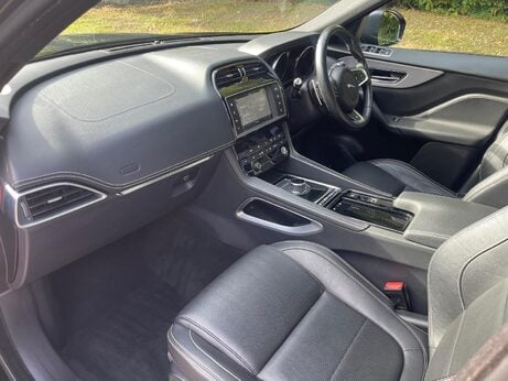 Jaguar F-Pace 2.0 D180 R-Sport Auto AWD Euro 6 (s/s) 5dr 11