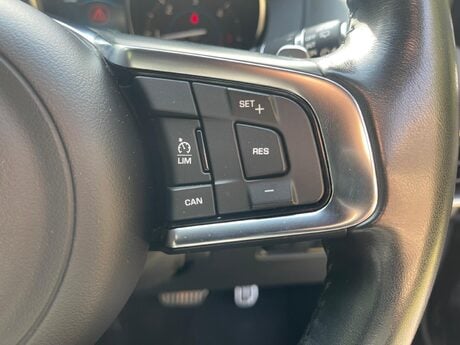 Jaguar F-Pace 2.0 D180 R-Sport Auto AWD Euro 6 (s/s) 5dr 20