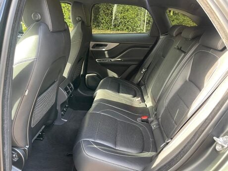 Jaguar F-Pace 2.0 D180 R-Sport Auto AWD Euro 6 (s/s) 5dr 40