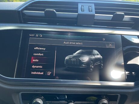 Audi Q3 1.5 TFSI CoD 35 S line S Tronic Euro 6 (s/s) 5dr 31