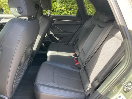 Audi Q3 1.5 TFSI CoD 35 S line S Tronic Euro 6 (s/s) 5dr 23