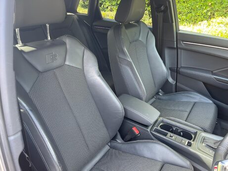 Audi Q3 1.5 TFSI CoD 35 S line S Tronic Euro 6 (s/s) 5dr 38