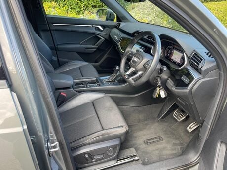 Audi Q3 1.5 TFSI CoD 35 S line S Tronic Euro 6 (s/s) 5dr 44