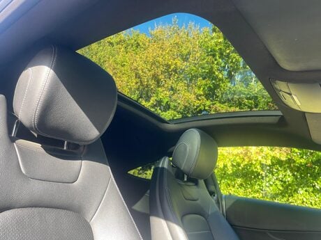 Mercedes-Benz C Class 2.1 C220d AMG Line (Premium) G-Tronic+ Euro 6 (s/s) 2dr 5