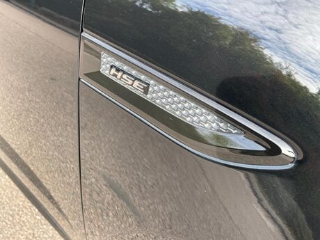 Jaguar E-Pace 2.0 P300 R-Dynamic HSE Auto AWD Euro 6 (s/s) 5dr 39