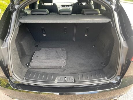 Jaguar E-Pace 2.0 P300 R-Dynamic HSE Auto AWD Euro 6 (s/s) 5dr 32