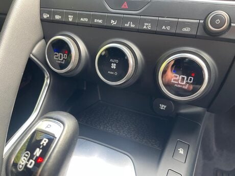 Jaguar E-Pace 2.0 P300 R-Dynamic HSE Auto AWD Euro 6 (s/s) 5dr 56