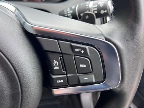 Jaguar E-Pace 2.0 D180 Chequered Flag Auto AWD Euro 6 (s/s) 5dr 40