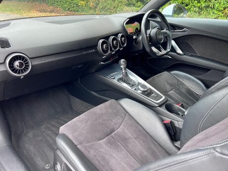 Audi TT 2.0 TFSI S line S Tronic quattro Euro 6 (s/s) 3dr 19