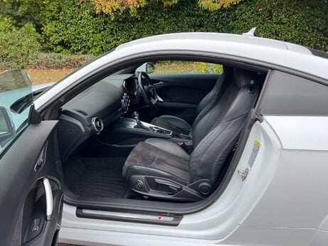 Audi TT 2.0 TFSI S line S Tronic quattro Euro 6 (s/s) 3dr 21