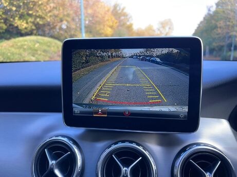 Mercedes-Benz GLA 2.1 GLA220d AMG Line 7G-DCT 4MATIC Euro 6 (s/s) 5dr 8