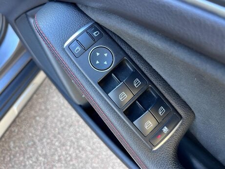 Mercedes-Benz GLA 2.1 GLA220d AMG Line 7G-DCT 4MATIC Euro 6 (s/s) 5dr 33