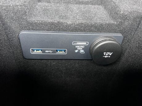 Jaguar F-Pace 2.0 D180 R-Sport Auto AWD Euro 6 (s/s) 5dr 33