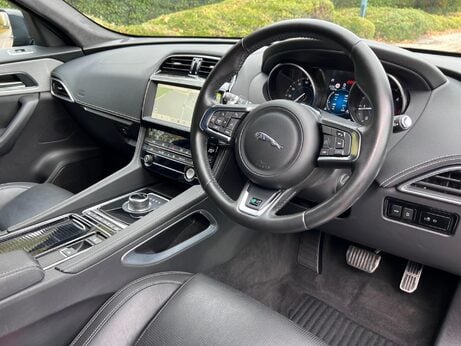 Jaguar F-Pace 2.0 D180 R-Sport Auto AWD Euro 6 (s/s) 5dr 10