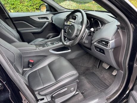 Jaguar F-Pace 2.0 D180 R-Sport Auto AWD Euro 6 (s/s) 5dr 9
