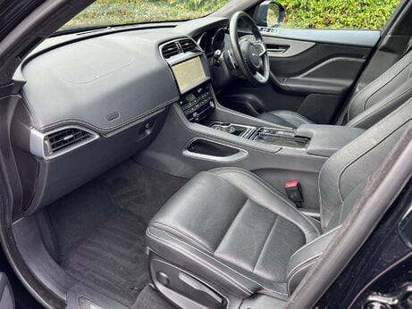 Jaguar F-Pace 2.0 D180 R-Sport Auto AWD Euro 6 (s/s) 5dr 16