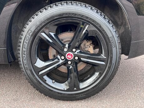 Jaguar F-Pace 2.0 D180 R-Sport Auto AWD Euro 6 (s/s) 5dr 39