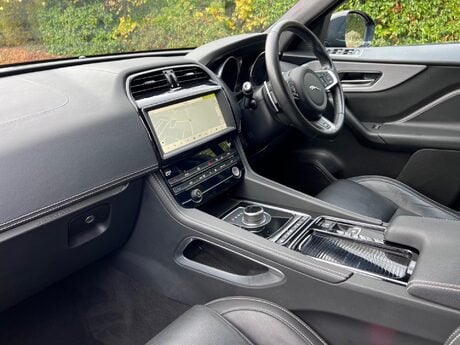 Jaguar F-Pace 2.0 D180 R-Sport Auto AWD Euro 6 (s/s) 5dr 19