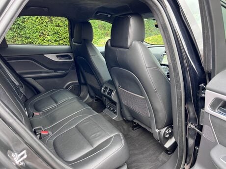 Jaguar F-Pace 2.0 D180 R-Sport Auto AWD Euro 6 (s/s) 5dr 25