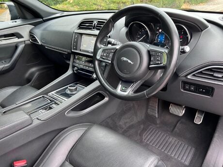 Jaguar F-Pace 2.0 D180 R-Sport Auto AWD Euro 6 (s/s) 5dr 68