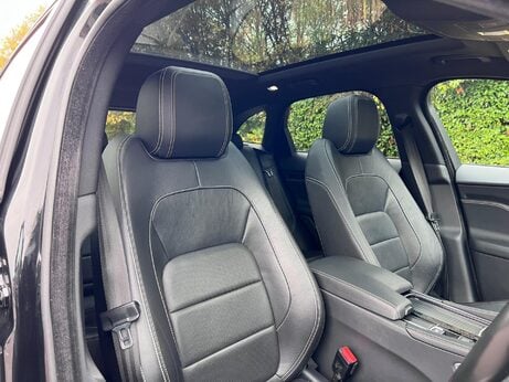 Jaguar F-Pace 2.0 D180 R-Sport Auto AWD Euro 6 (s/s) 5dr 26