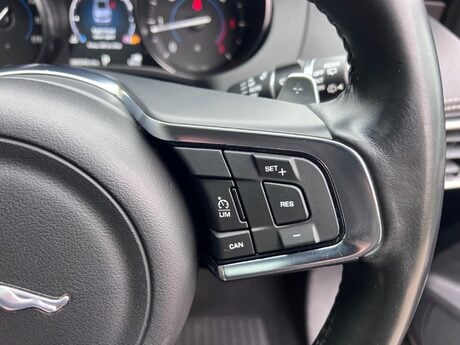 Jaguar F-Pace 2.0 D180 R-Sport Auto AWD Euro 6 (s/s) 5dr 46
