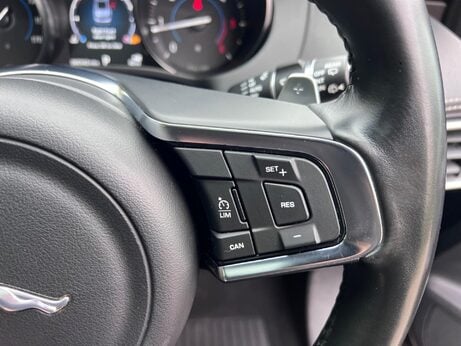 Jaguar F-Pace 2.0 D180 R-Sport Auto AWD Euro 6 (s/s) 5dr 42