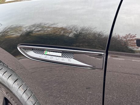 Jaguar F-Pace 2.0 D180 R-Sport Auto AWD Euro 6 (s/s) 5dr 51
