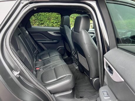Jaguar F-Pace 2.0 D180 R-Sport Auto AWD Euro 6 (s/s) 5dr 33