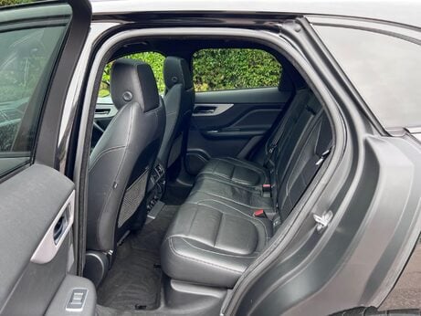 Jaguar F-Pace 2.0 D180 R-Sport Auto AWD Euro 6 (s/s) 5dr 32