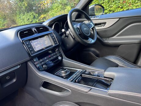 Jaguar F-Pace 2.0 D180 R-Sport Auto AWD Euro 6 (s/s) 5dr 19