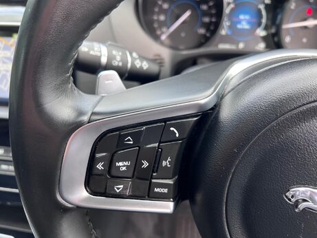 Jaguar F-Pace 2.0 D180 R-Sport Auto AWD Euro 6 (s/s) 5dr 36