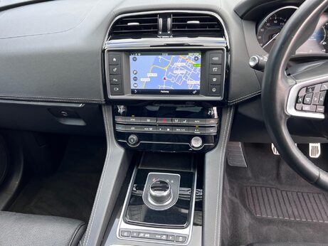 Jaguar F-Pace 2.0 D180 R-Sport Auto AWD Euro 6 (s/s) 5dr 75