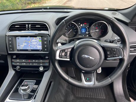 Jaguar F-Pace 2.0 D180 R-Sport Auto AWD Euro 6 (s/s) 5dr 19