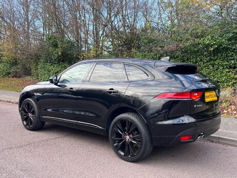 Jaguar F-Pace 2.0 D180 R-Sport Auto AWD Euro 6 (s/s) 5dr 3
