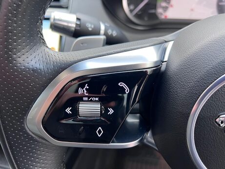 Jaguar E-Pace 2.0 D204 MHEV R-Dynamic Black Auto AWD Euro 6 (s/s) 5dr 21