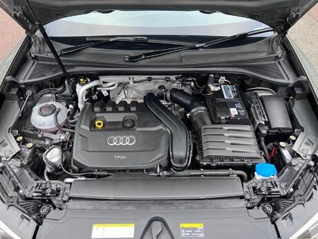 Audi Q3 1.5 TFSI CoD 35 S line S Tronic Euro 6 (s/s) 5dr 41