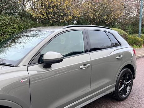 Audi Q3 1.5 TFSI CoD 35 S line S Tronic Euro 6 (s/s) 5dr 7