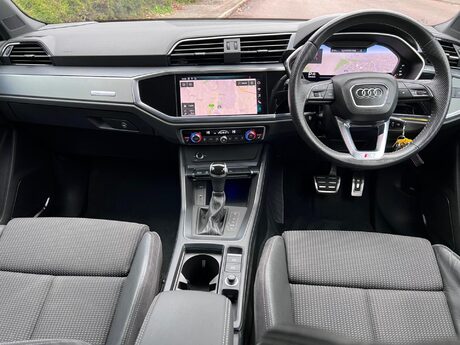 Audi Q3 1.5 TFSI CoD 35 S line S Tronic Euro 6 (s/s) 5dr 18