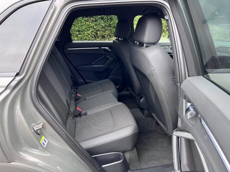 Audi Q3 1.5 TFSI CoD 35 S line S Tronic Euro 6 (s/s) 5dr 25