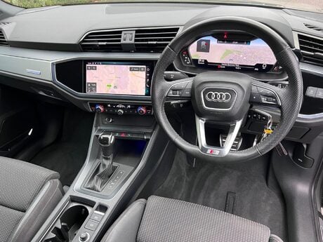 Audi Q3 1.5 TFSI CoD 35 S line S Tronic Euro 6 (s/s) 5dr 15