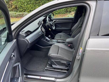 Audi Q3 1.5 TFSI CoD 35 S line S Tronic Euro 6 (s/s) 5dr 92